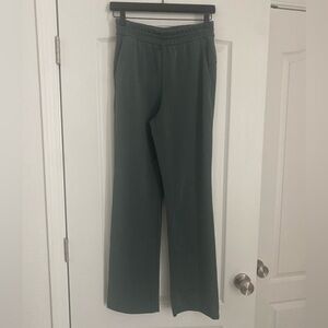 Lululemon Green Softstreme High Rise Pants Size 6